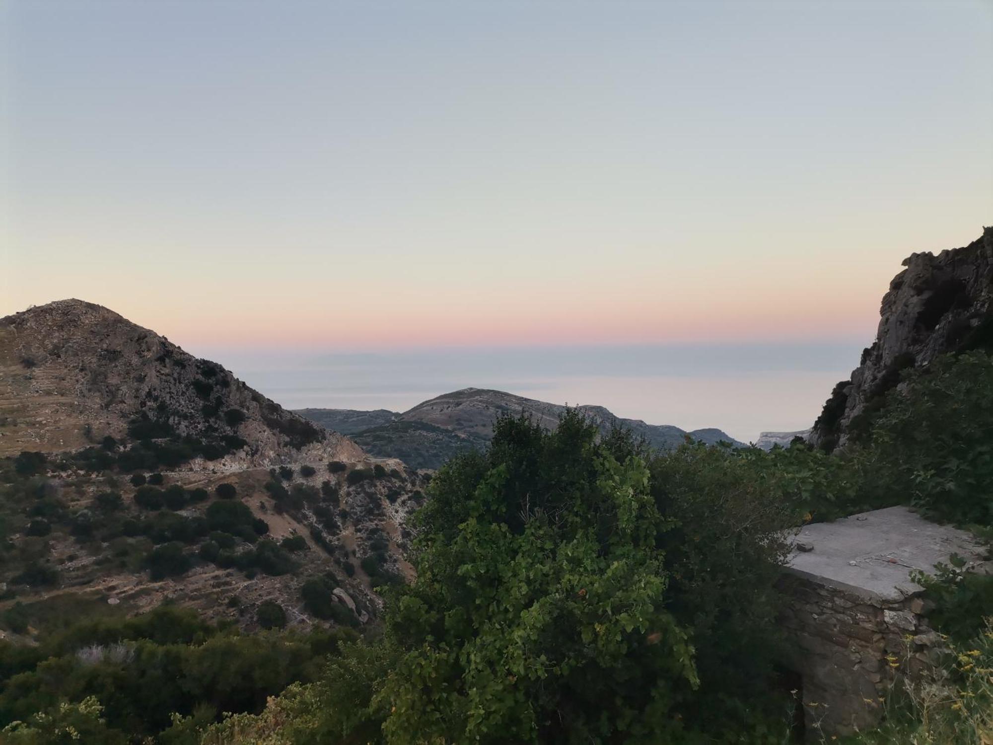 Ferienwohnung Naxos Mountain Retreat - Tiny House Build On Rock Koronos Exterior foto